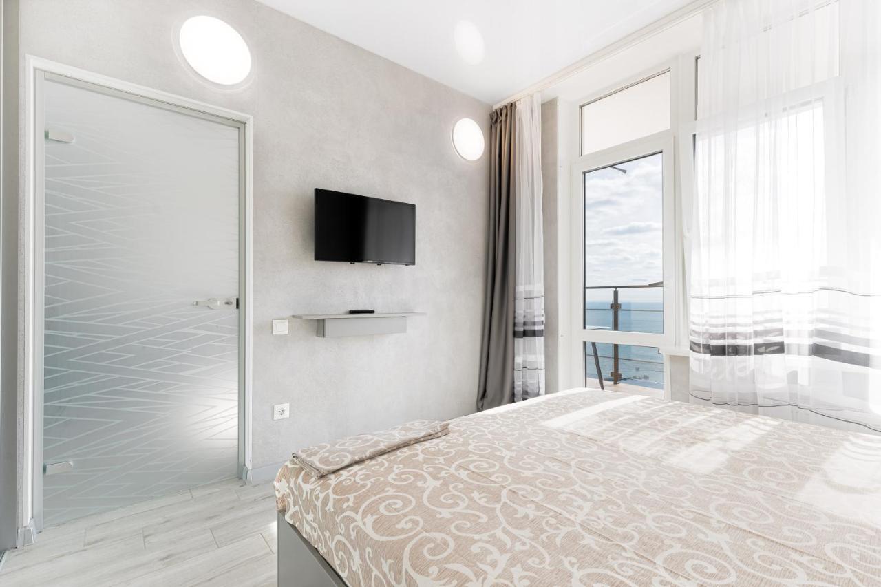 Pearl 44 Apartment With Terrace Odessa Eksteriør billede